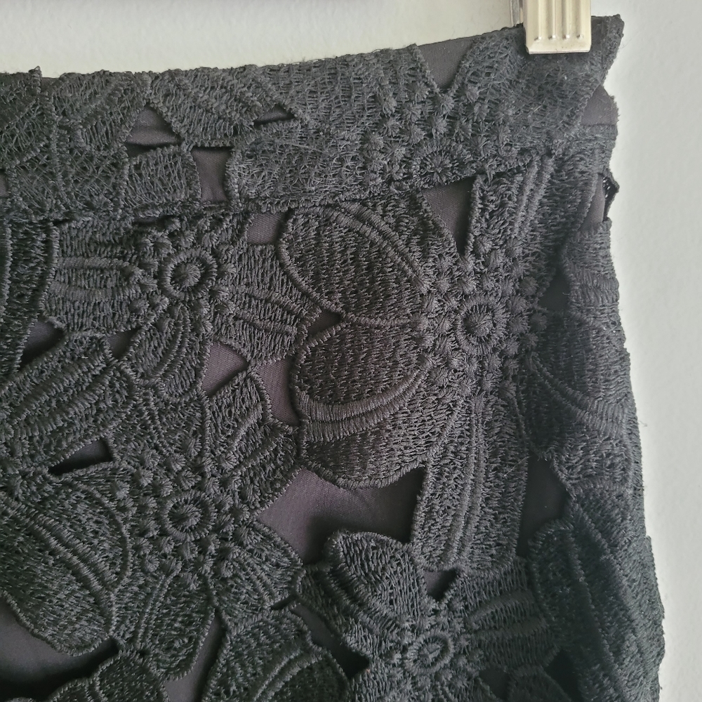 WYLDR Lace Midi Pencil Skirt - Picture 4 of 7